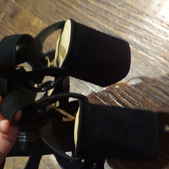 011,Comfort Est.1946 Sandals heels color black 🖤 - Picture 9 of 12
